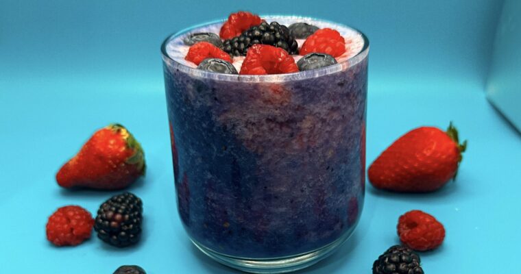 Superfood Berry Smoothie (6 Superfoods)